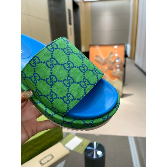 Gucci slippers
