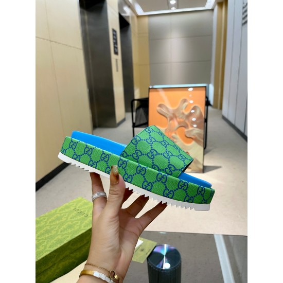 Gucci slippers