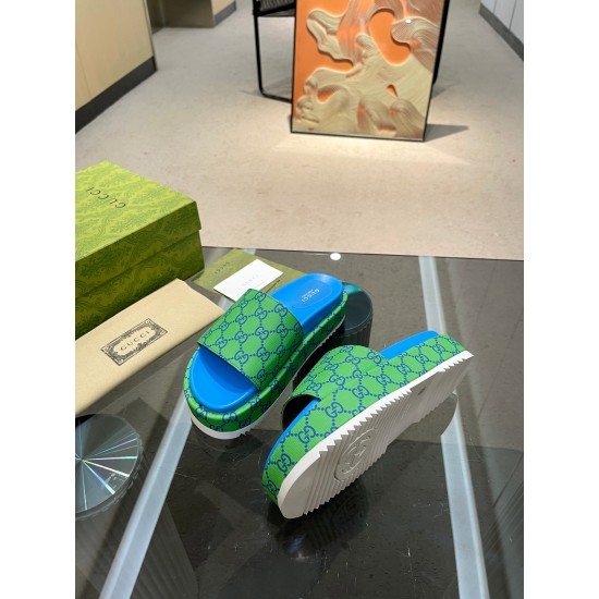 Gucci slippers