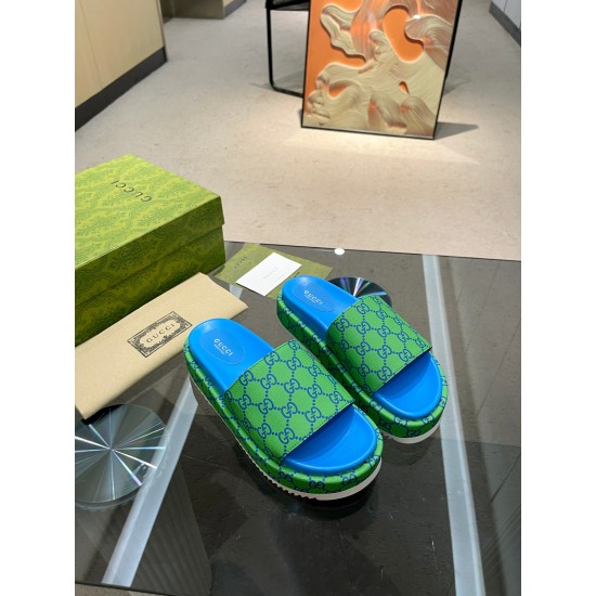 Gucci slippers