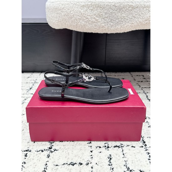 Gucci slippers