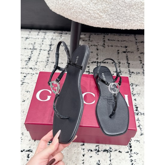 Gucci slippers