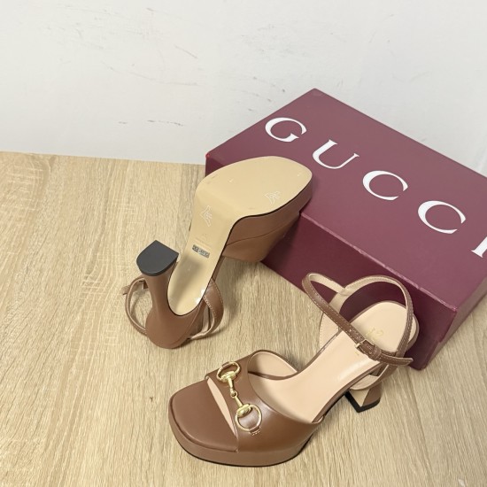 Gucci slippers