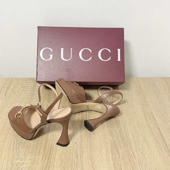 Gucci slippers
