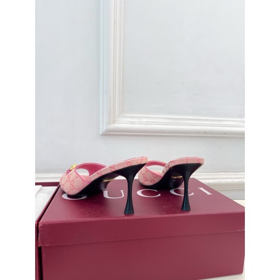 Gucci slippers