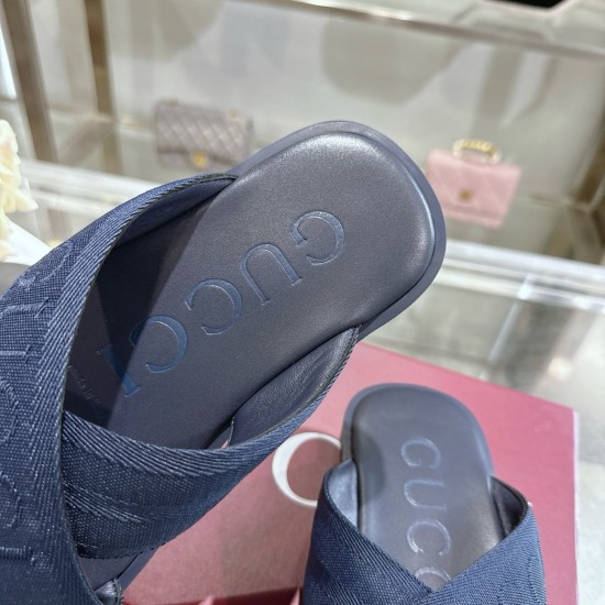 Gucci slippers