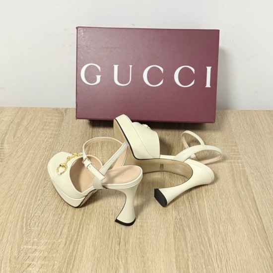 Gucci slippers