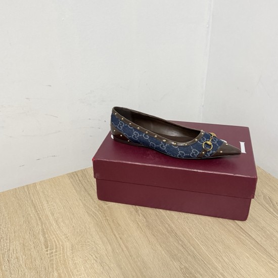 Gucci slippers