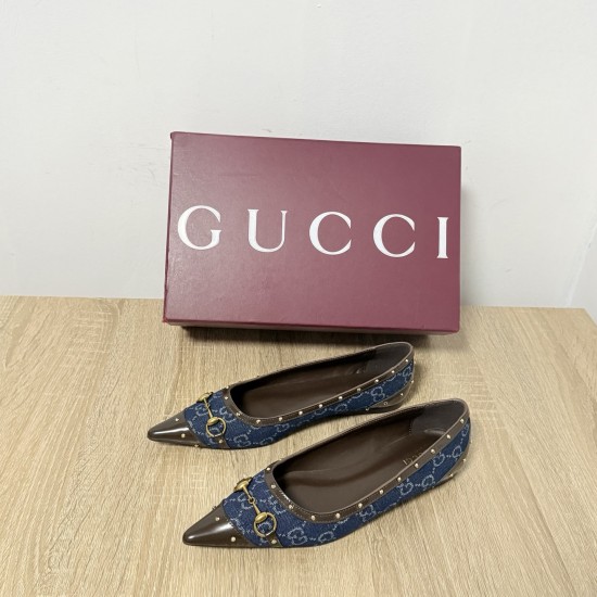 Gucci slippers