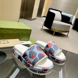 Gucci slippers