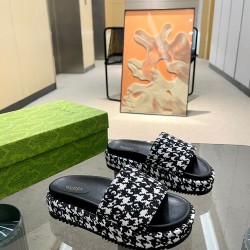 Gucci slippers