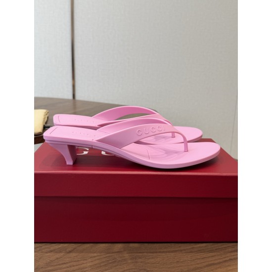 Gucci slippers