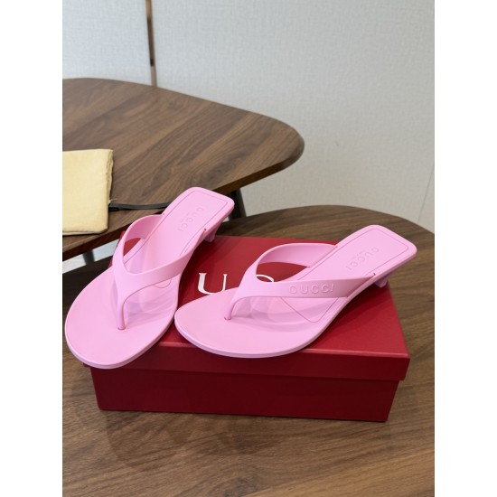 Gucci slippers