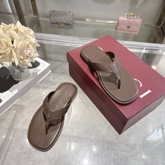 Gucci slippers