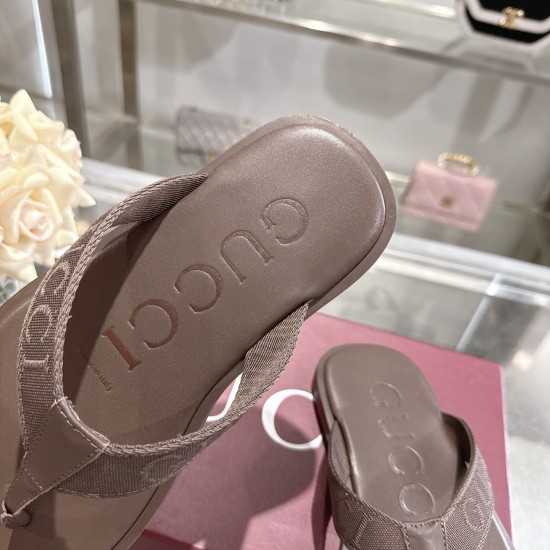 Gucci slippers