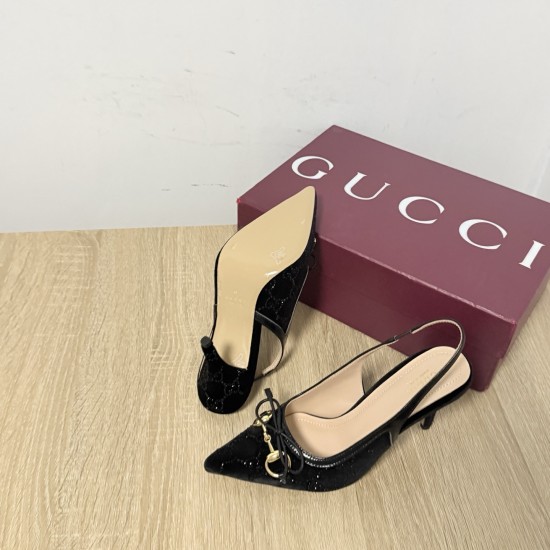 Gucci slippers