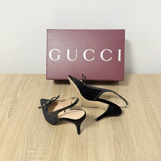 Gucci slippers