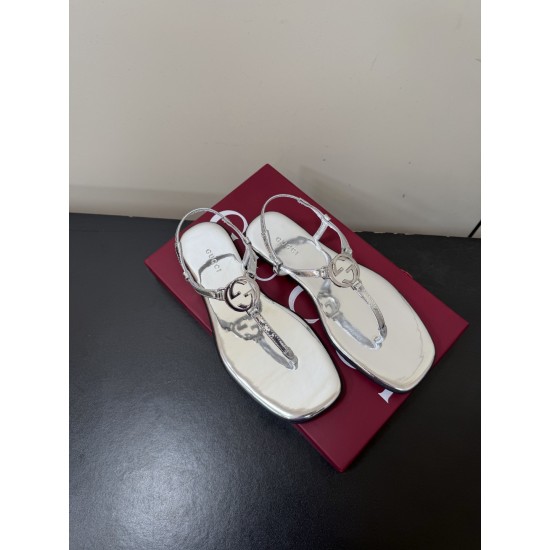 Gucci slippers