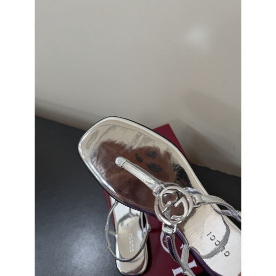 Gucci slippers