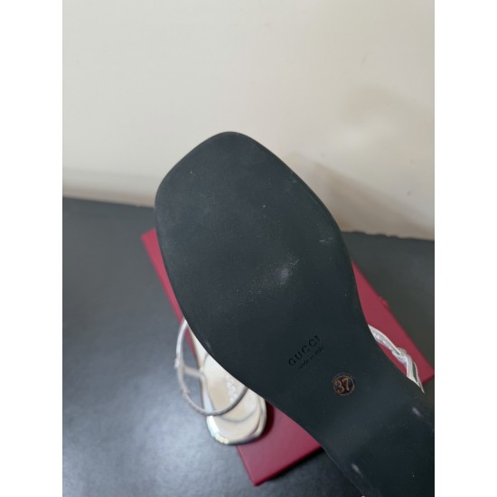 Gucci slippers