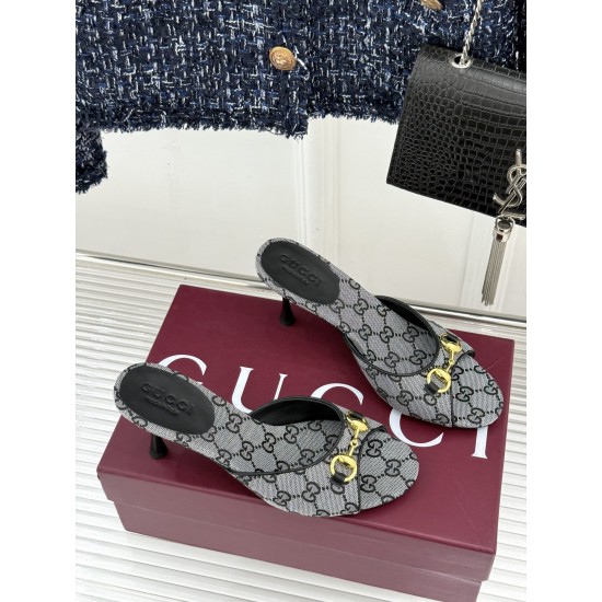 Gucci slippers