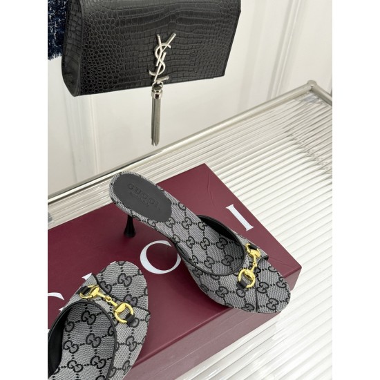 Gucci slippers