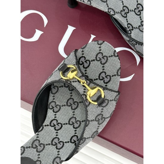Gucci slippers