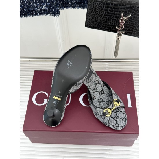 Gucci slippers