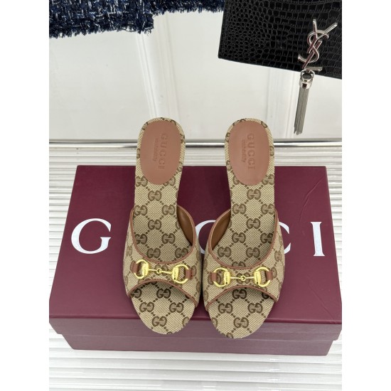 Gucci slippers