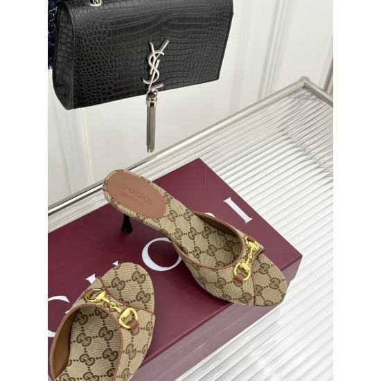 Gucci slippers