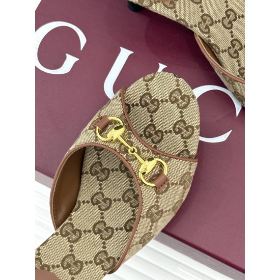 Gucci slippers