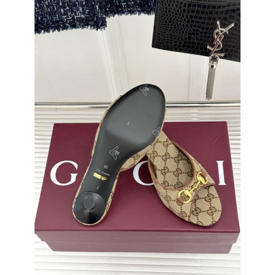 Gucci slippers