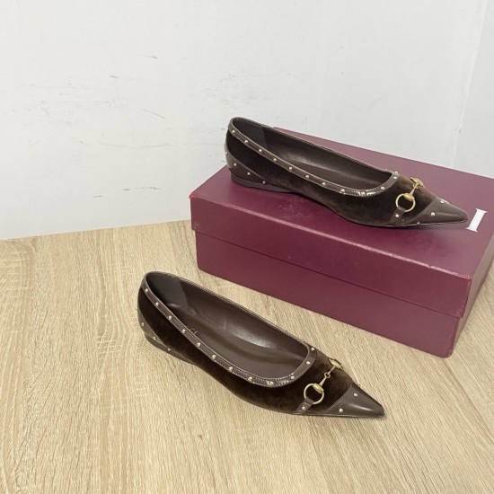 Gucci slippers