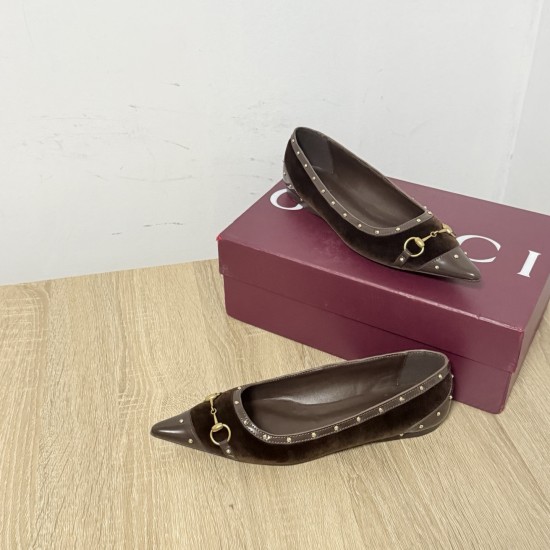 Gucci slippers