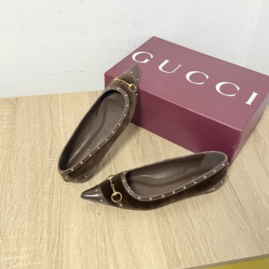 Gucci slippers