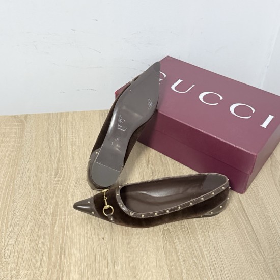 Gucci slippers