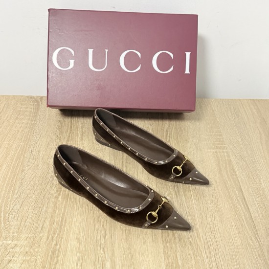 Gucci slippers