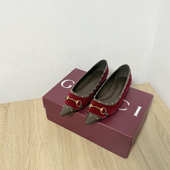 Gucci slippers