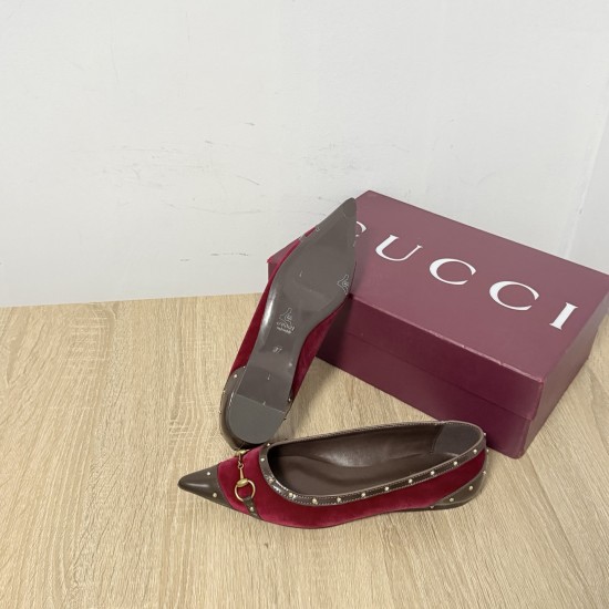 Gucci slippers