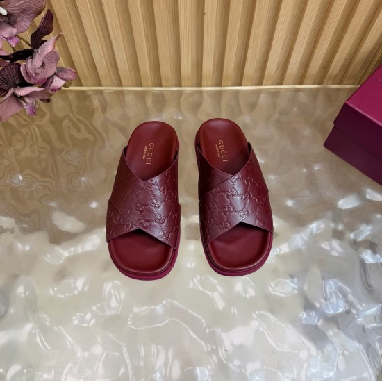 Gucci slippers