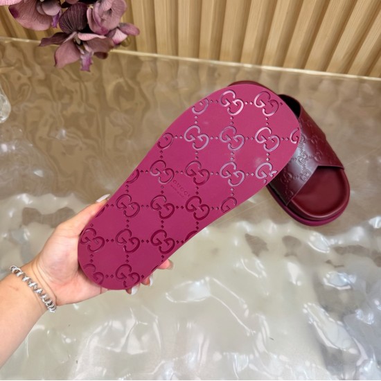 Gucci slippers