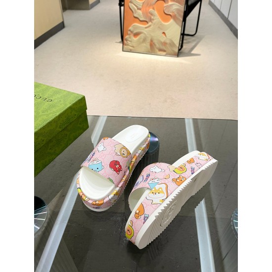 Gucci slippers