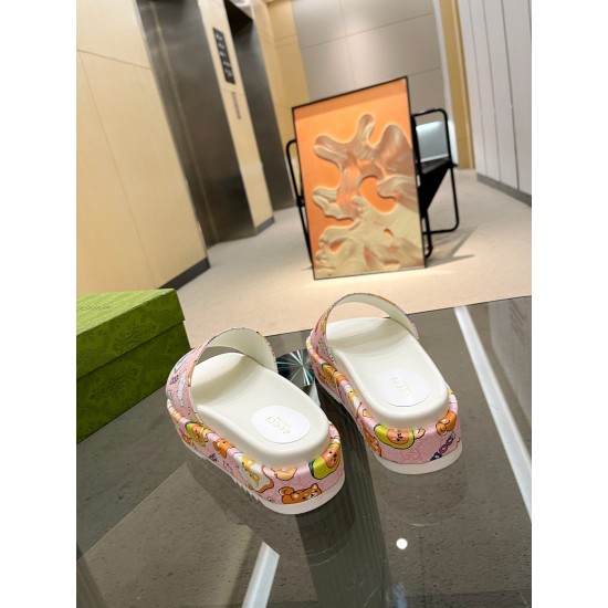 Gucci slippers