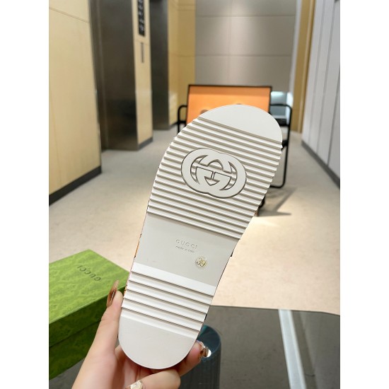 Gucci slippers