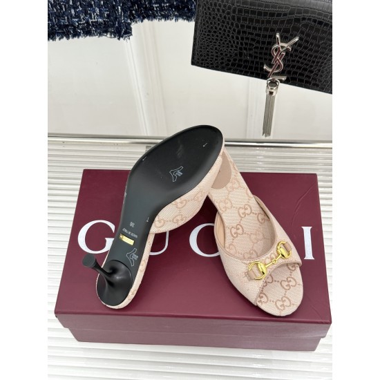 Gucci slippers