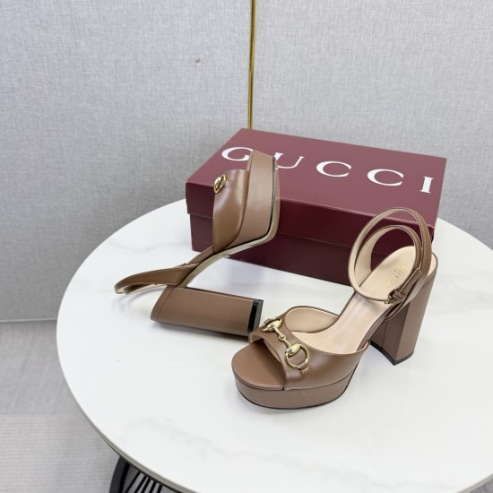 Gucci slippers