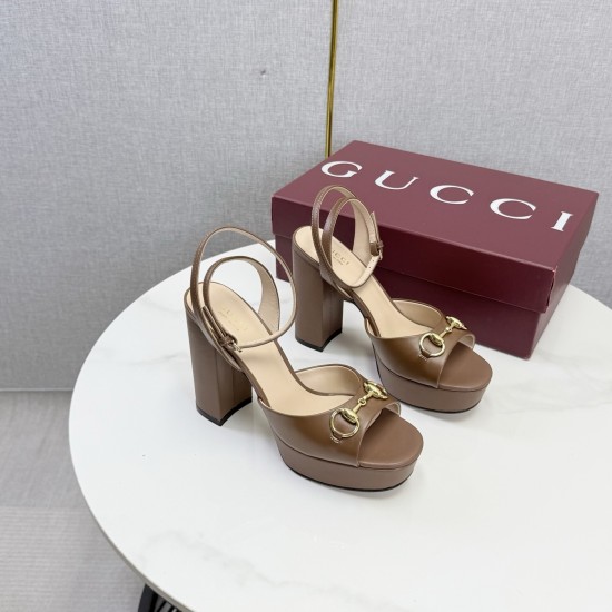 Gucci slippers