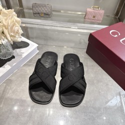 Gucci slippers