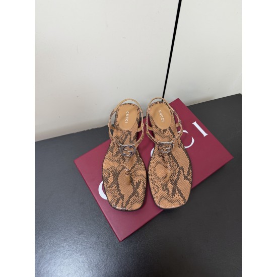 Gucci slippers