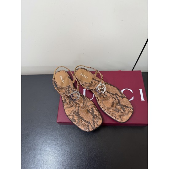 Gucci slippers